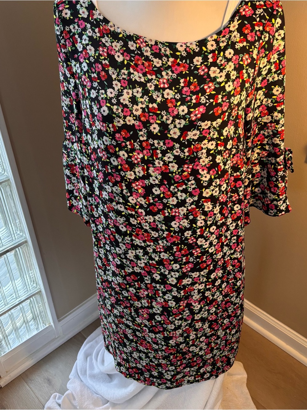 H&M Women’s Floral lined shift Dress 3/4 Bell Sleeves Size 10